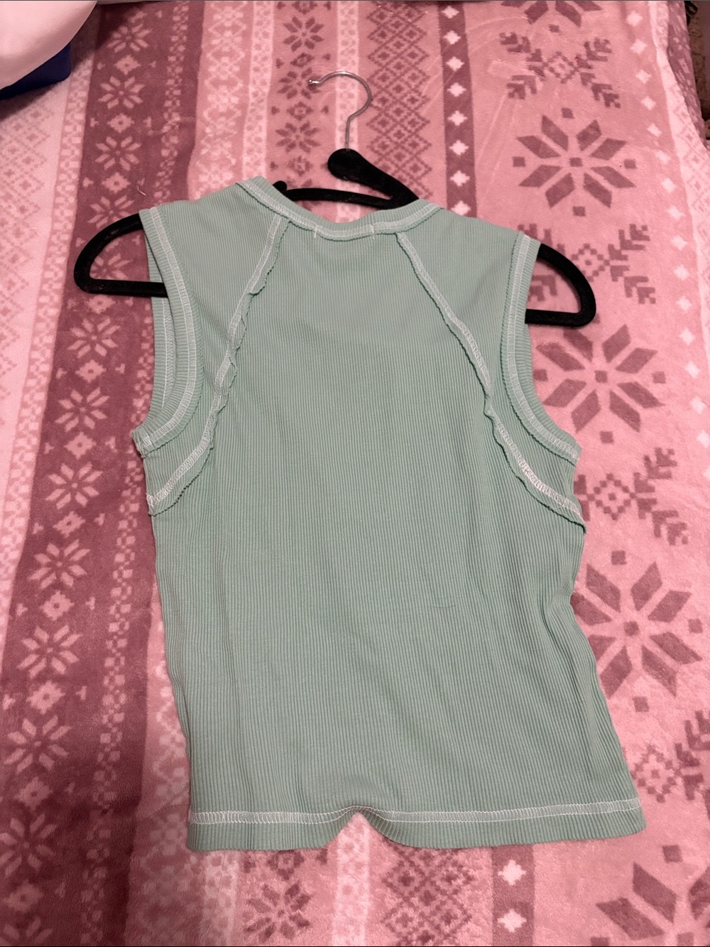 Light Green Ribbed Tank Top - Picture 3 of 3